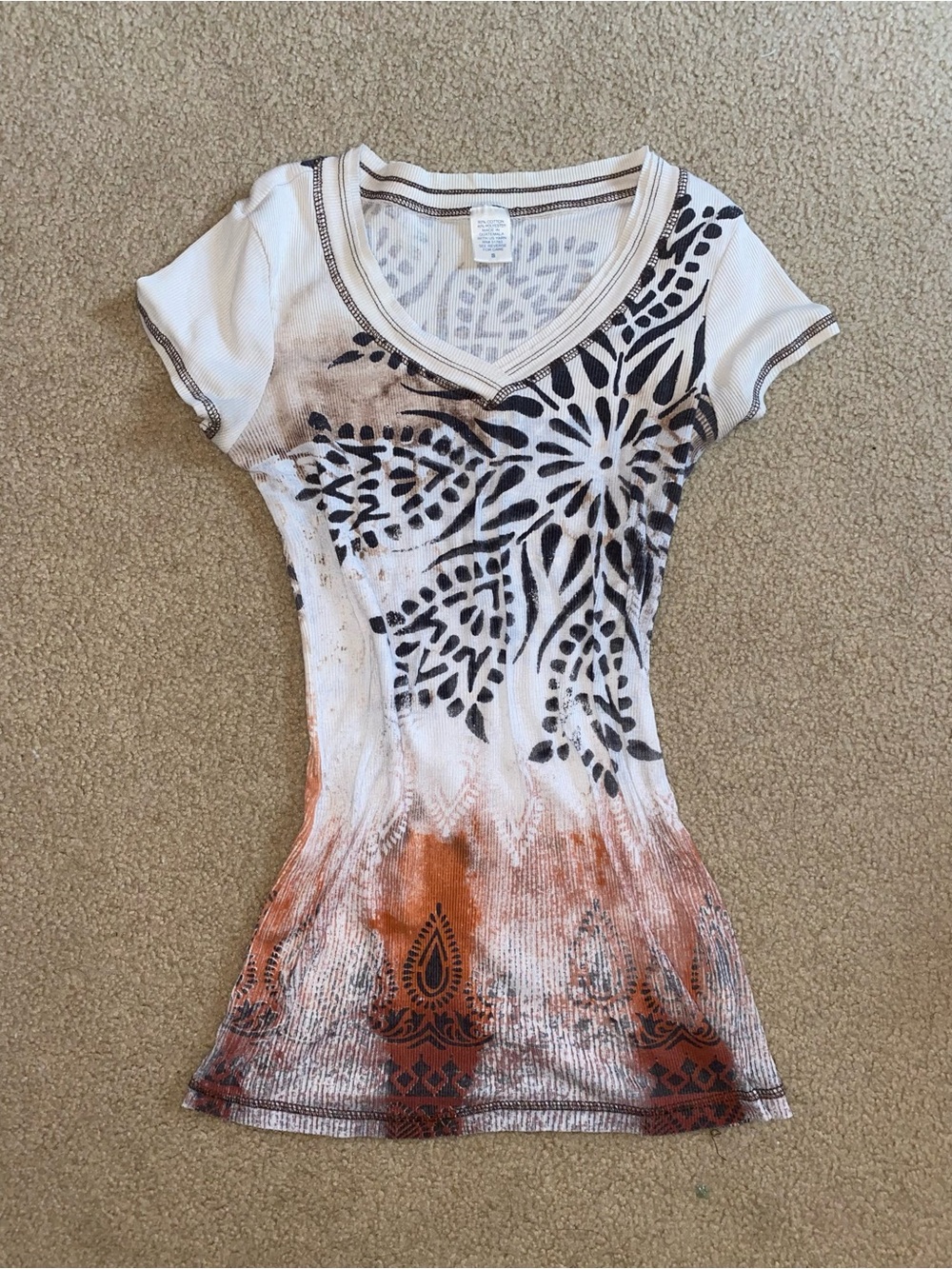 Women's Short Sleeve V-Neck Tee in White and Rust Floral Print
